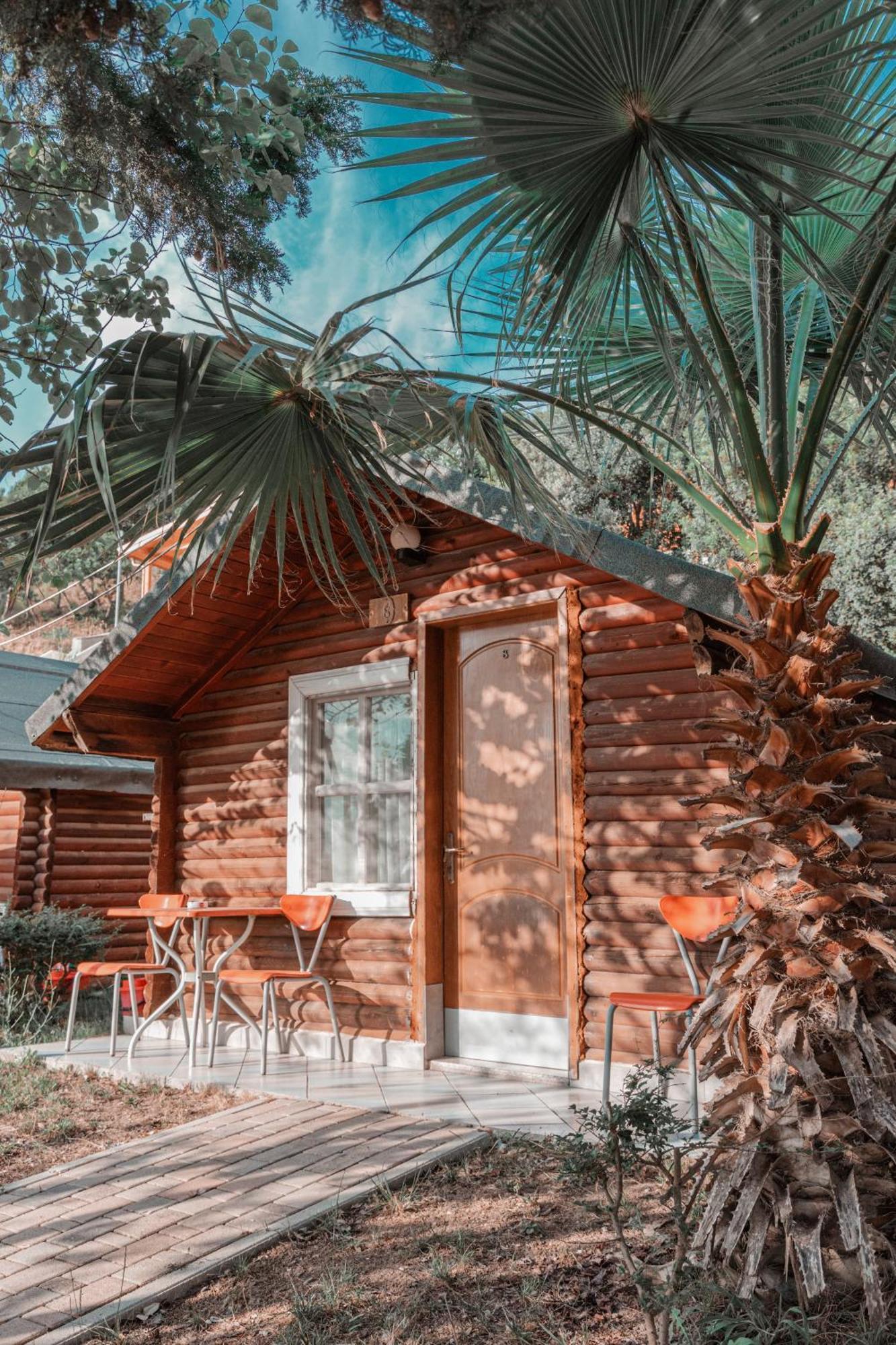 Plazhi Gjeneralit - Small Cabins - Bungalows - Apartaments - Villas - Suite Kavaje Exterior photo